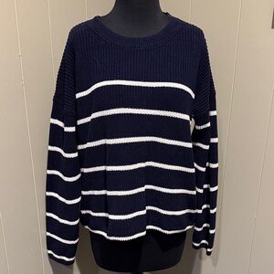 B22 GAP Dark Blue and White Striped Crew Neck Sweater Cozy Prep Casual